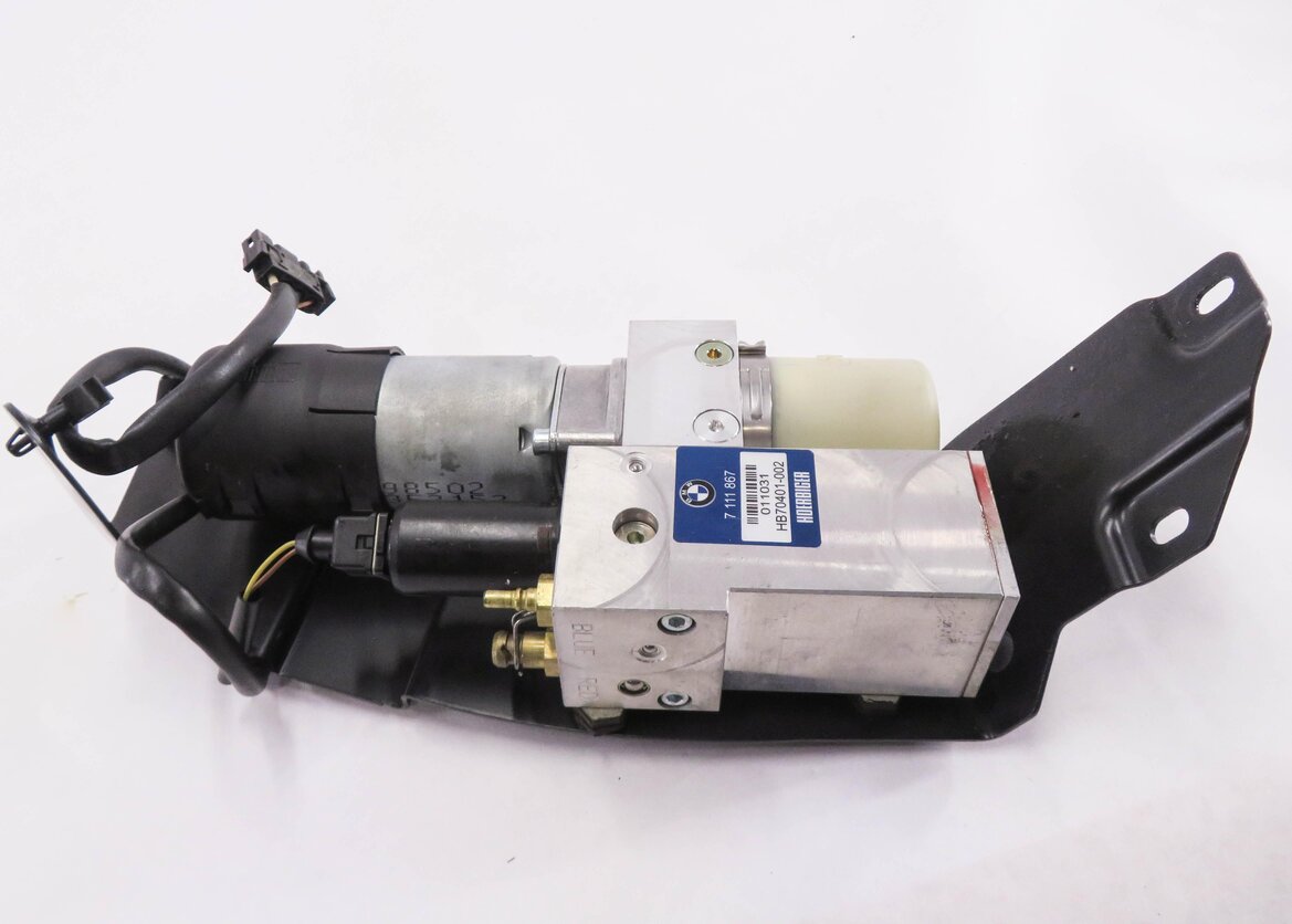 Thumbnail 3: 2006 BMW 530i (E60) REAR HATCH TRUNK HYDRAULIC LIFT PUMP MOTOR