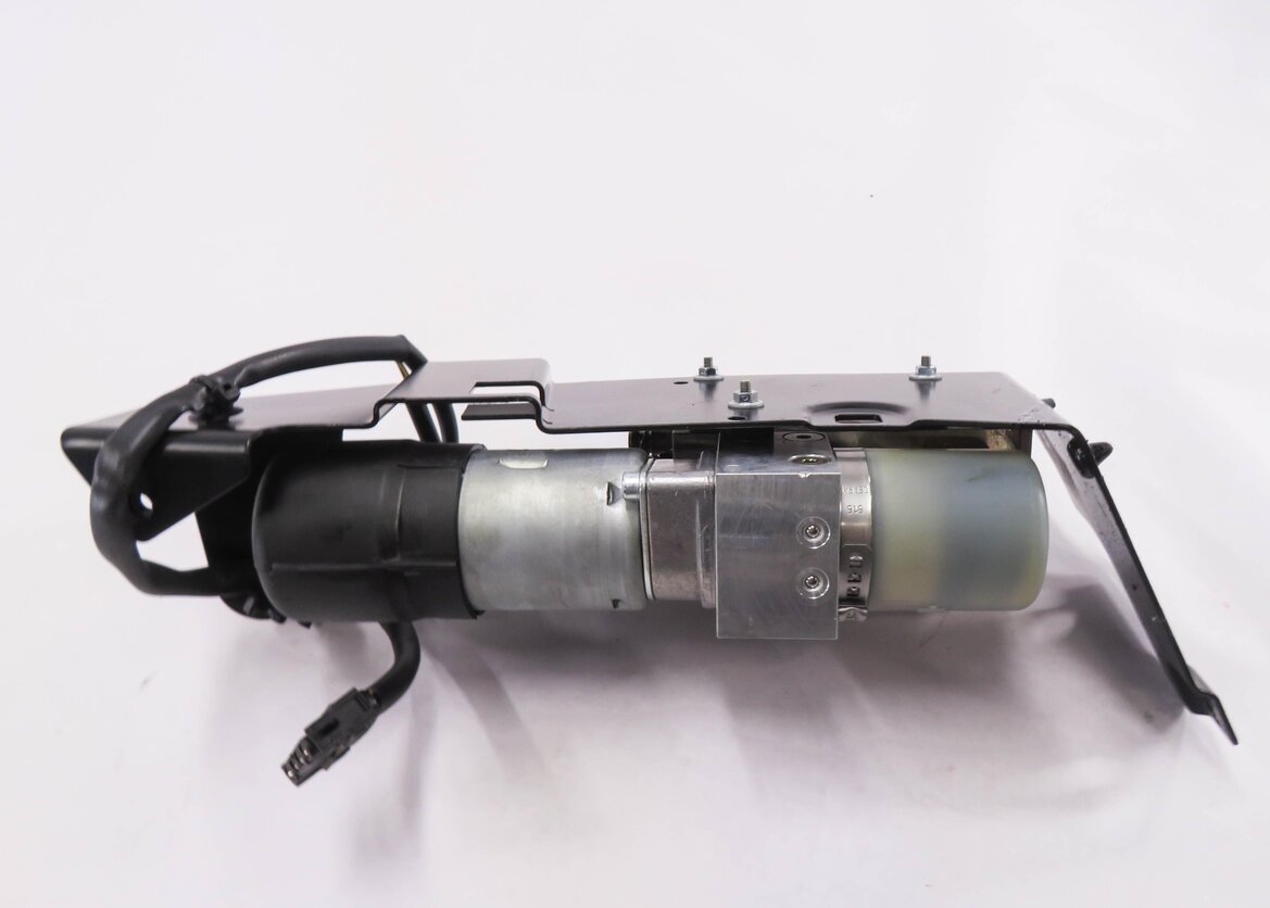 Thumbnail 4: 2006 BMW 530i (E60) REAR HATCH TRUNK HYDRAULIC LIFT PUMP MOTOR