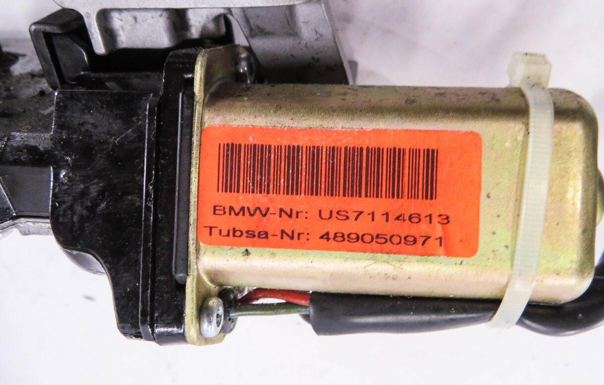 Thumbnail 4: 2006 BMW 550i (E60) REAR TRUNK HATCH LIFTGATE ELECTRIC LOCK MOTOR