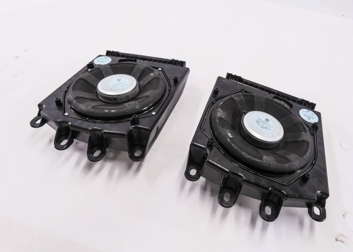 Thumbnail 2: 2006 BMW 530i (E60) FRONT LEFT & RIGHT SUBWOOFER SPEAKER SET