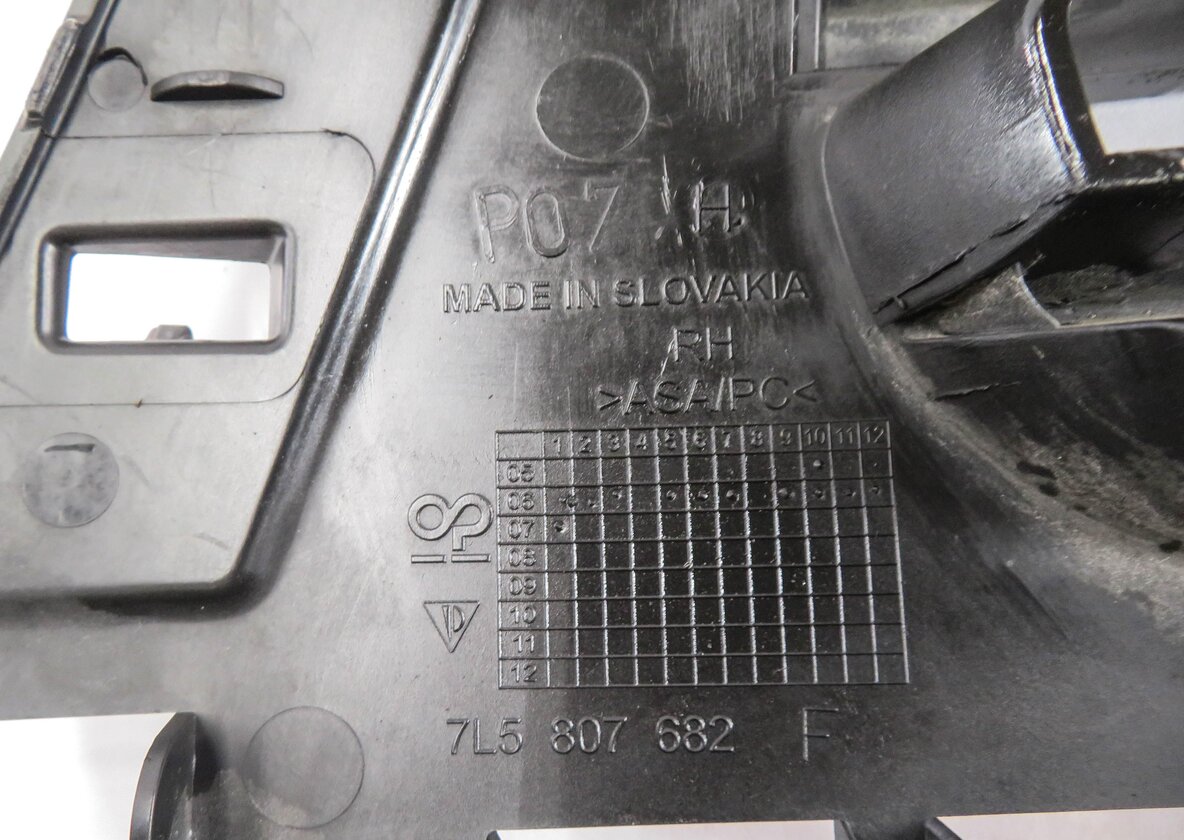 Thumbnail 4: 2008-2010 PORSCHE CAYENNE (957) LEFT FRONT DRIVER LOWER BUMPER AIR VENT GRILLE