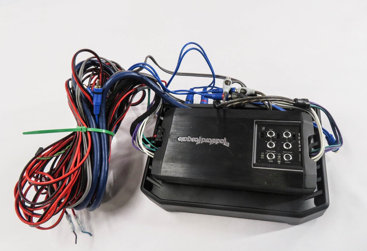 Thumbnail 4: 2008 PORSCHE CAYENNE (957) STEREO ROCKFORD FOSGATE AMP AMPLIFIER w/ HARNESS