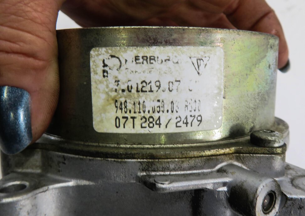 Thumbnail 5: 2008 PORSCHE CAYENNE (957) 4.8L M49.01 ENGINE- BRAKE VACUUM PUMP