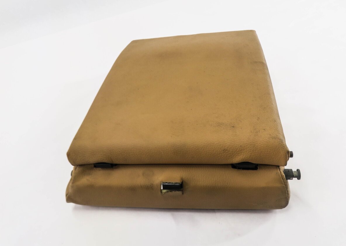 Thumbnail 3: 2008 PORSCHE CAYENNE (957) REAR CENTER CONSOLE ARM REST COMPARTMENT (BEIGE)