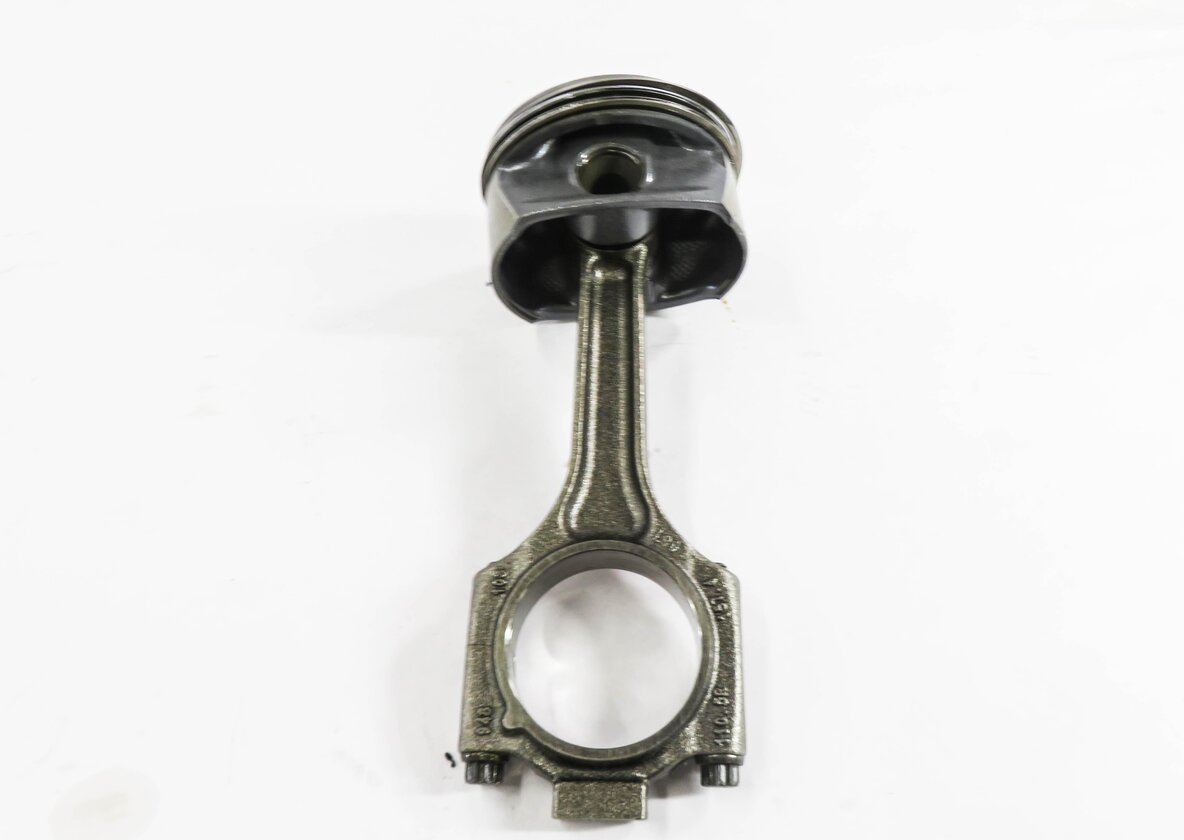 Thumbnail 3: 08-10 PORSCHE CAYENNE (957) 4.8L M49.01 ENGINE- RIGHT PISTON w/ CONNECTING ROD