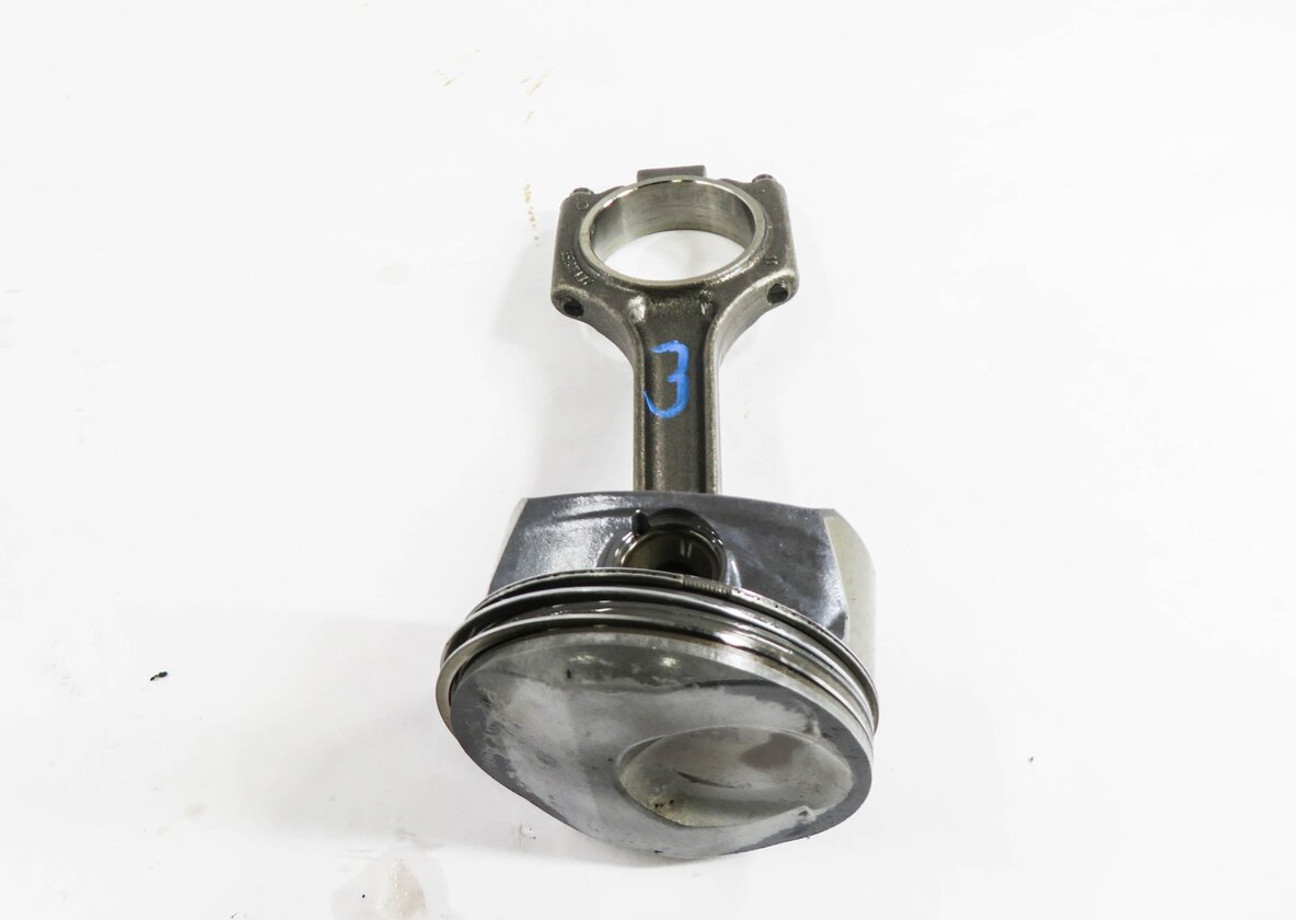 Thumbnail 2: 08-10 PORSCHE CAYENNE (957) 4.8L M49.01 ENGINE- LEFT PISTON w/ CONNECTING ROD