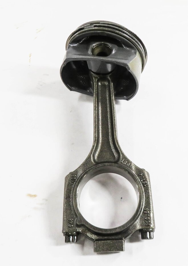 Thumbnail 3: 08-10 PORSCHE CAYENNE (957) 4.8L M49.01 ENGINE- LEFT PISTON w/ CONNECTING ROD