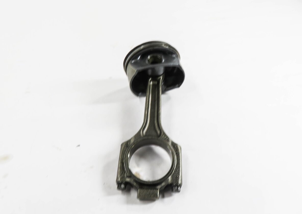 Thumbnail 3: 08-10 PORSCHE CAYENNE (957) 4.8L M49.01 ENGINE- RIGHT PISTON w/ CONNECTING ROD