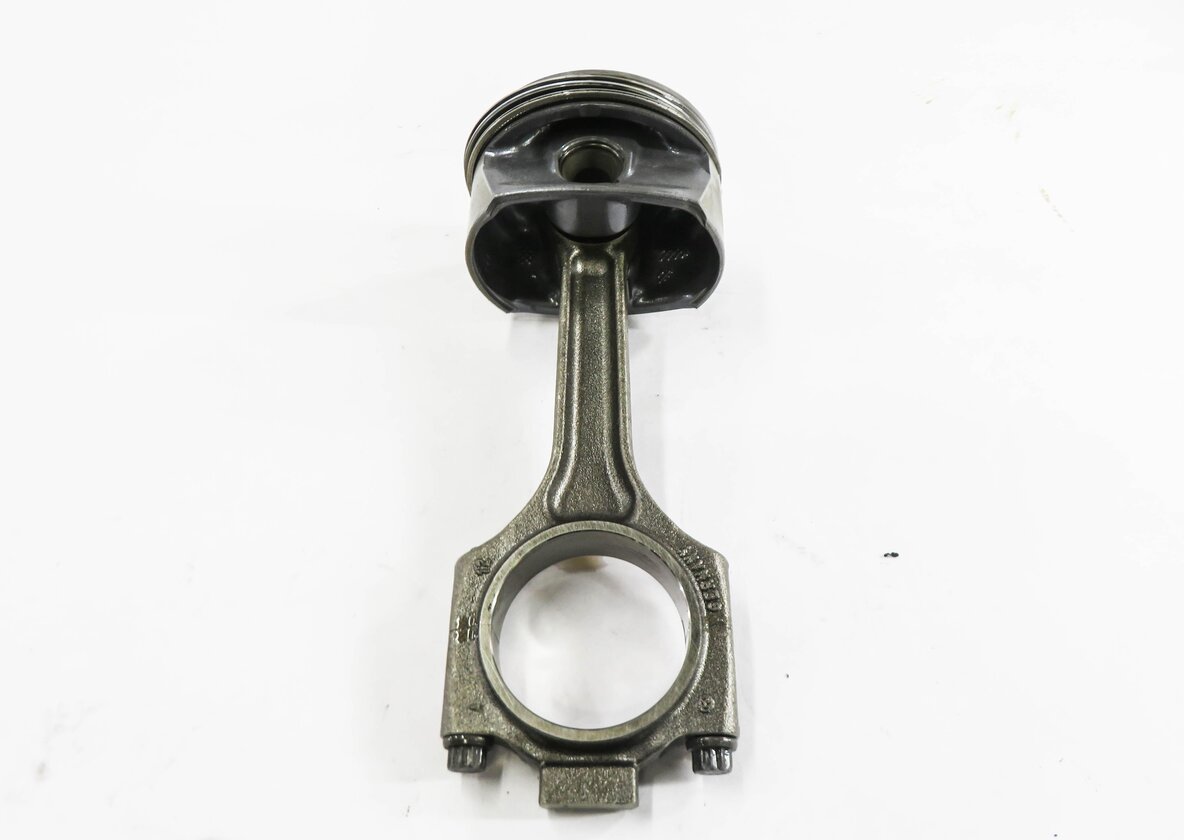 Thumbnail 3: 08-10 PORSCHE CAYENNE (957) 4.8L M49.01 ENGINE- LEFT PISTON w/ CONNECTING ROD