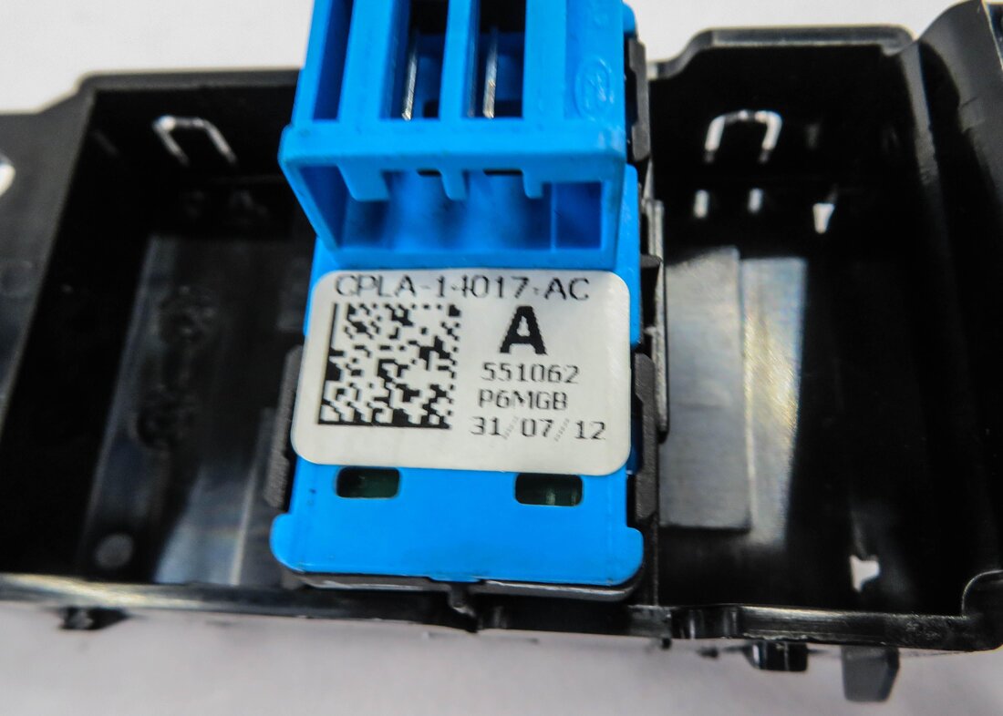 Thumbnail 5: 2013 RANGE ROVER (L405) RIGHT REAR DOOR LOCK SWITCH BUTTON
