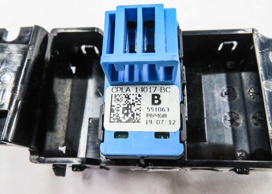 Thumbnail 5: 2013 RANGE ROVER (L405) LEFT REAR DOOR LOCK SWITCH BUTTON