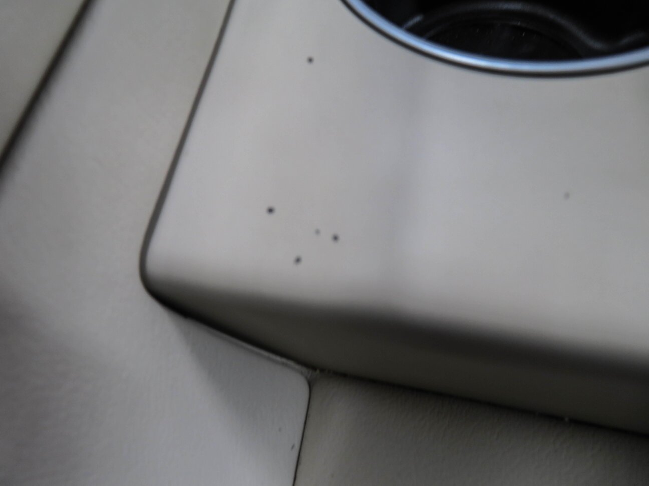 Thumbnail 5: 2013 RANGE ROVER (L405) REAR SEAT CENTER CONSOLE CUP HOLDER (IVORY LEATHER)