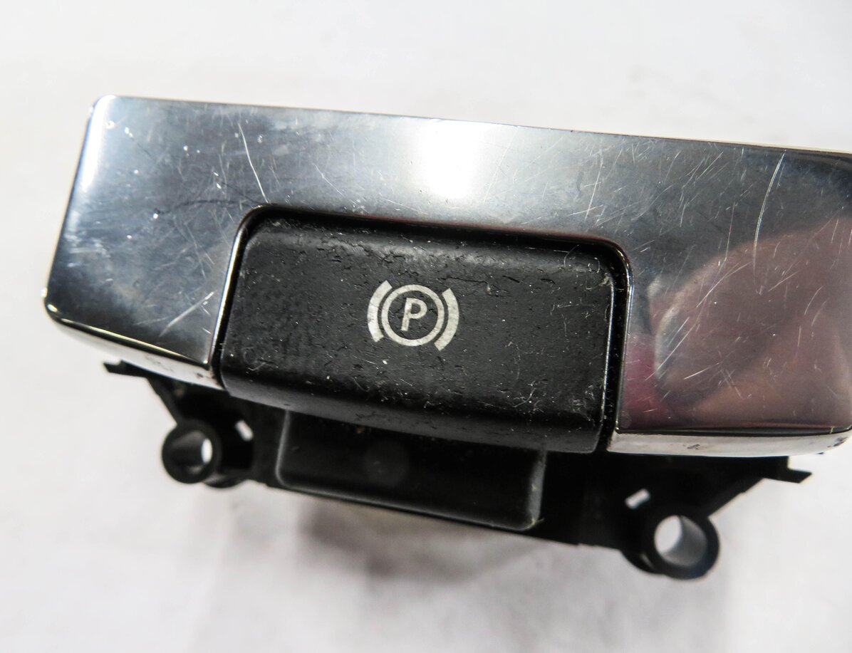 Thumbnail 5: 2013 RANGE ROVER (L405) PARKING BRAKE SWITCH BUTTON
