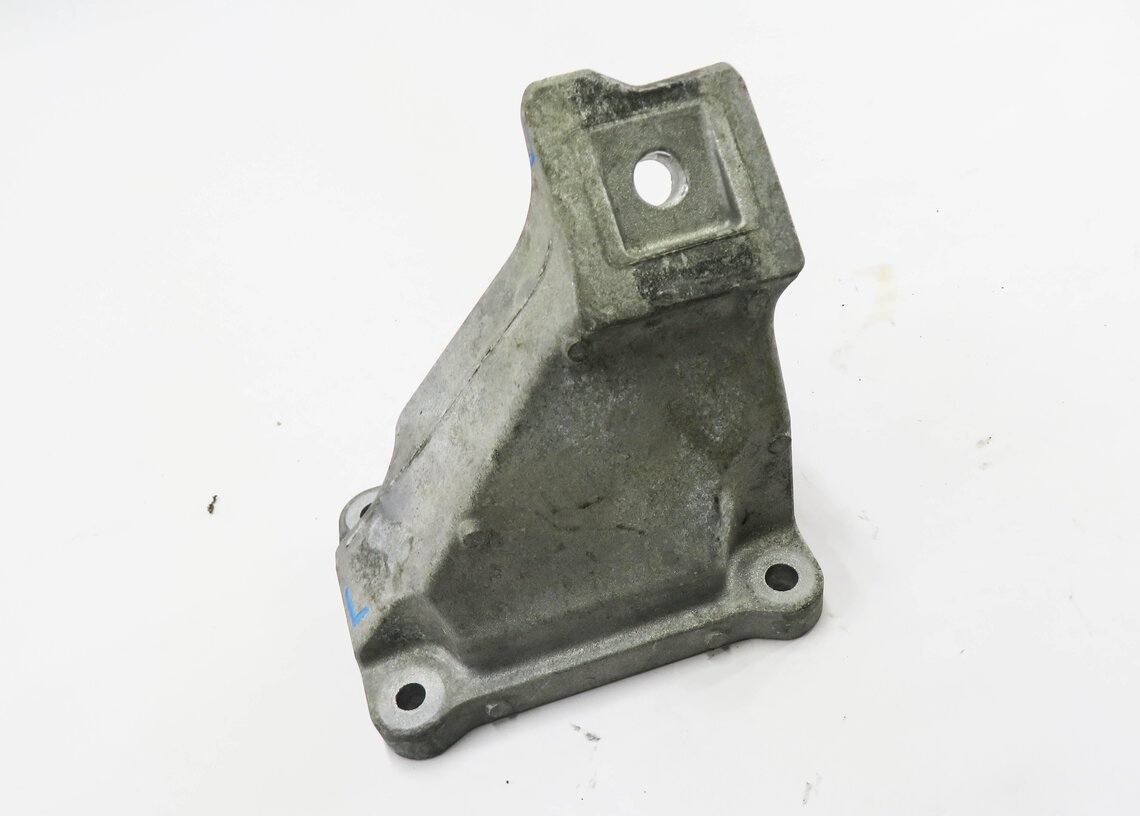 2013 RANGE ROVER (L405) 5.0L SUPERCHARGED ENGINE - LEFT MOTOR MOUNT BRACKET