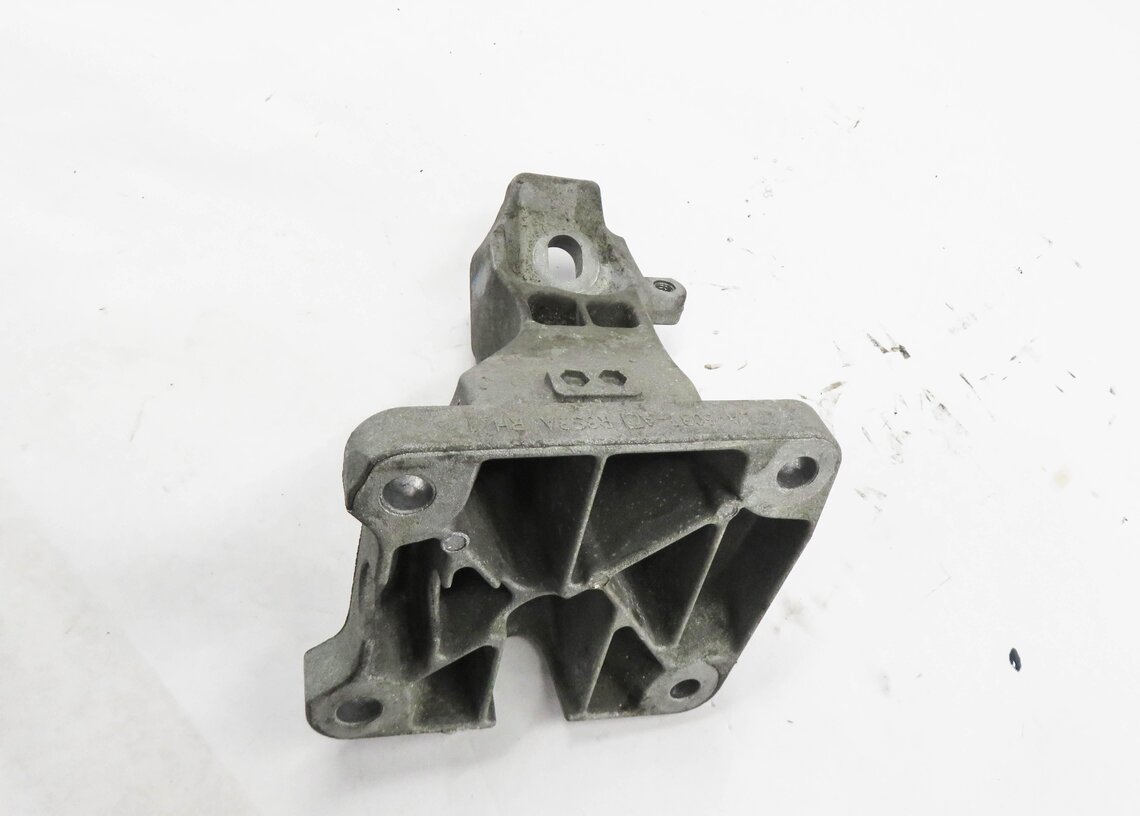 Thumbnail 3: 2013 RANGE ROVER (L405) 5.0L SUPERCHARGED ENGINE - RIGHT MOTOR MOUNT BRACKET