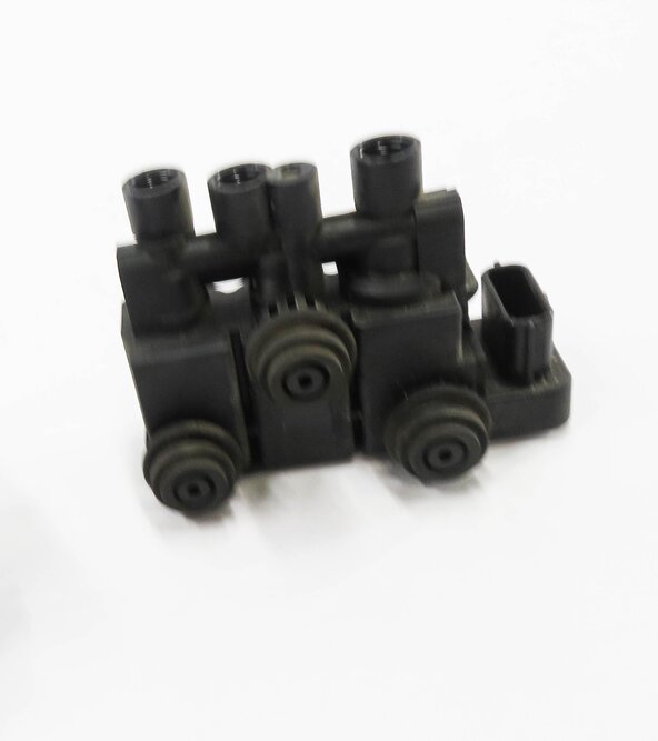 2013 RANGE ROVER (L405) AIR SUSPENSION VALVE BLOCK