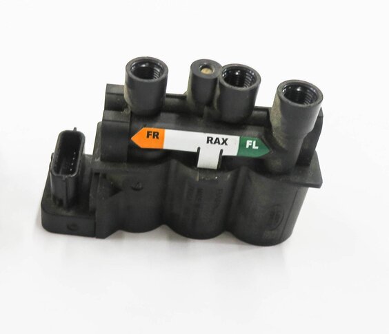 Thumbnail 3: 2013 RANGE ROVER (L405) AIR SUSPENSION VALVE BLOCK