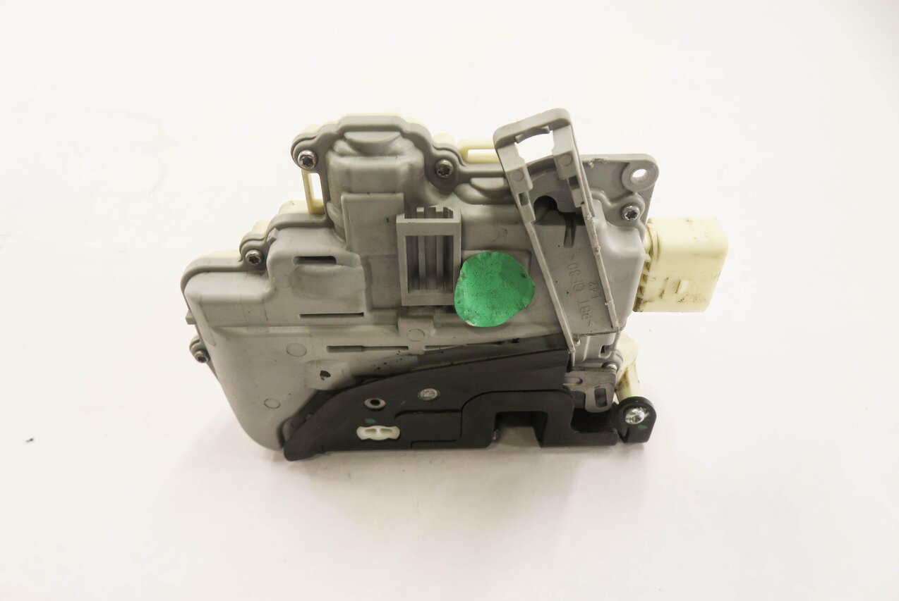 Thumbnail 3: 09-18 AUDI / PORSCHE - A4 A5 Q5 S4 TT CAYENNE PANAMERA TOURAEG DRIVER DOOR LATCH