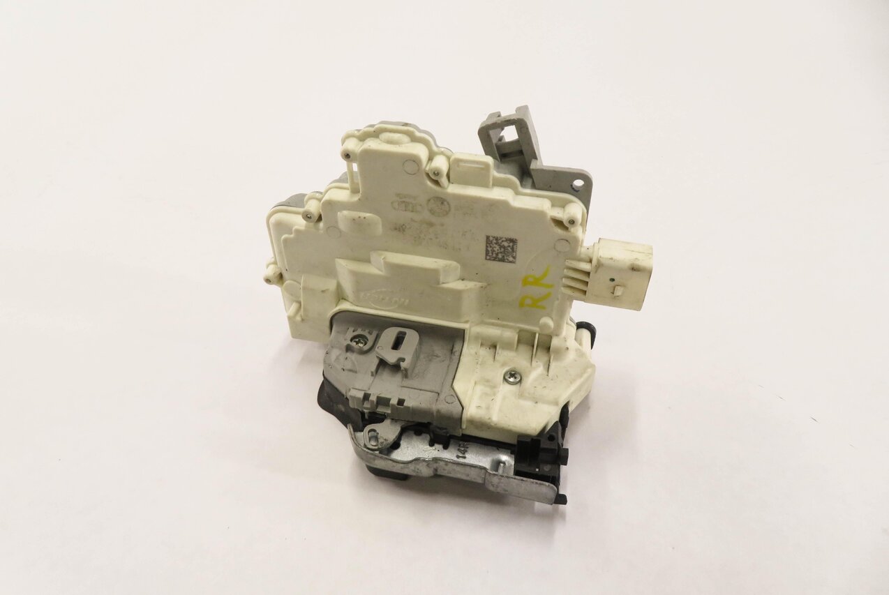09-18 AUDI / PORSCHE - A4 S4 Q5 CAYENNE PANAMERA - RIGHT REAR DOOR LOCK LATCH