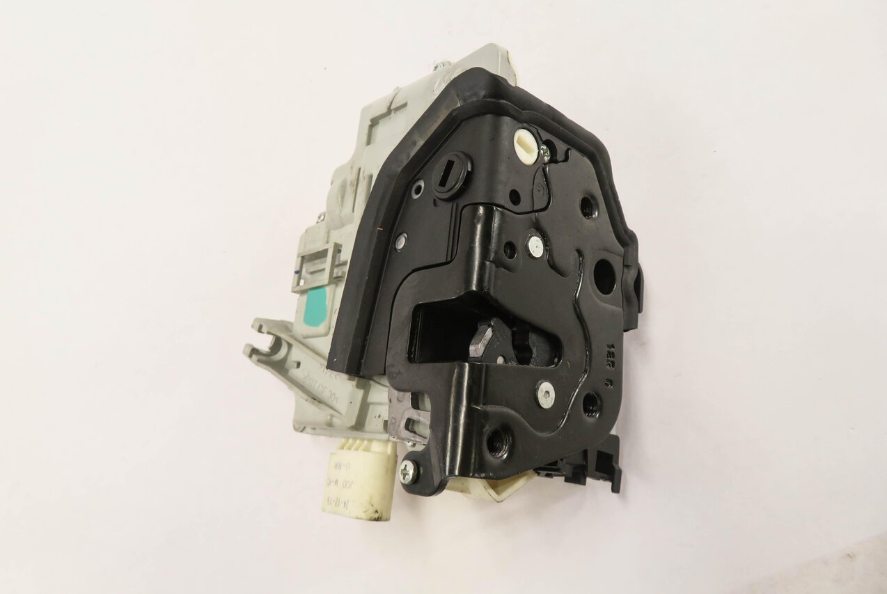 Thumbnail 4: 09-18 AUDI / PORSCHE - A4 S4 Q5 CAYENNE PANAMERA - RIGHT REAR DOOR LOCK LATCH
