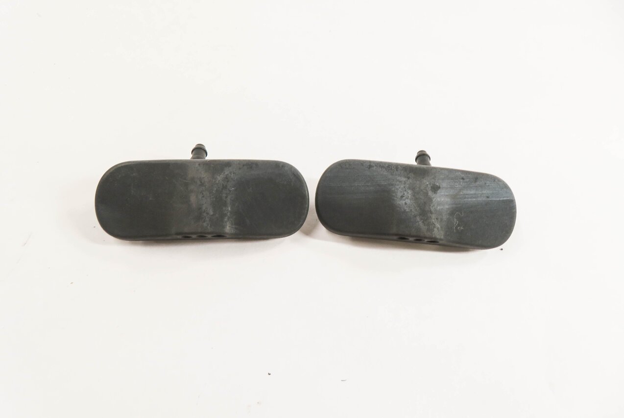 Thumbnail 2: 2011 PORSCHE CAYENNE (958) FRONT WINDSHIELD WIPER SQUIRTER NOZZLE SET-2