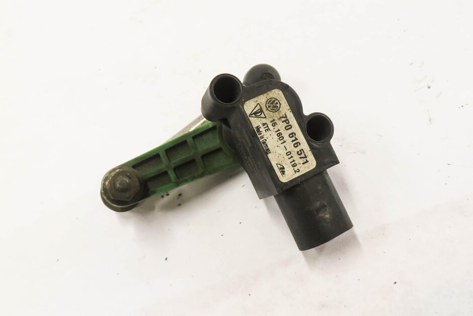 Thumbnail 2: 2011 PORSCHE CAYENNE (958) LEFT DRIVER REAR SUSPENSION HEIGHT LEVEL SENSOR
