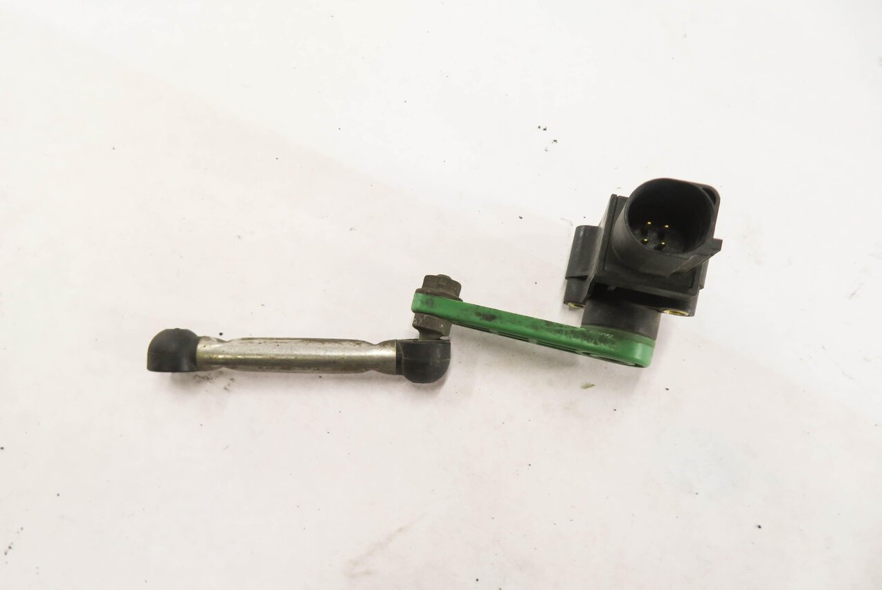 Thumbnail 3: 2011 PORSCHE CAYENNE (958) LEFT DRIVER REAR SUSPENSION HEIGHT LEVEL SENSOR