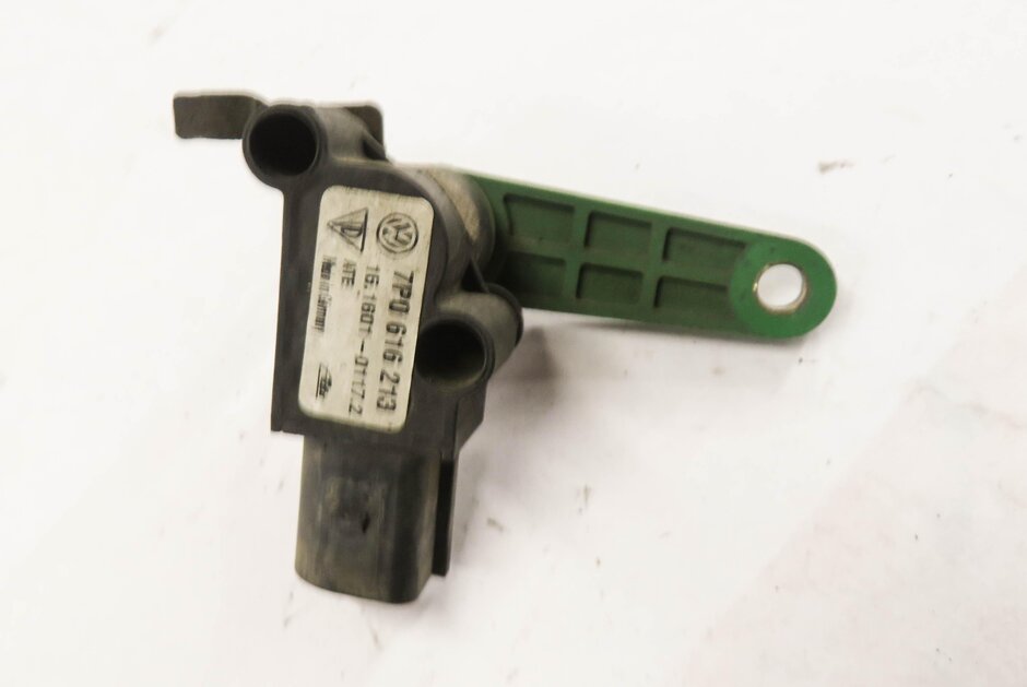 Thumbnail 2: 2011 PORSCHE CAYENNE (958) LEFT FRONT DRIVER SUSPENSION HEIGHT LEVEL SENSOR