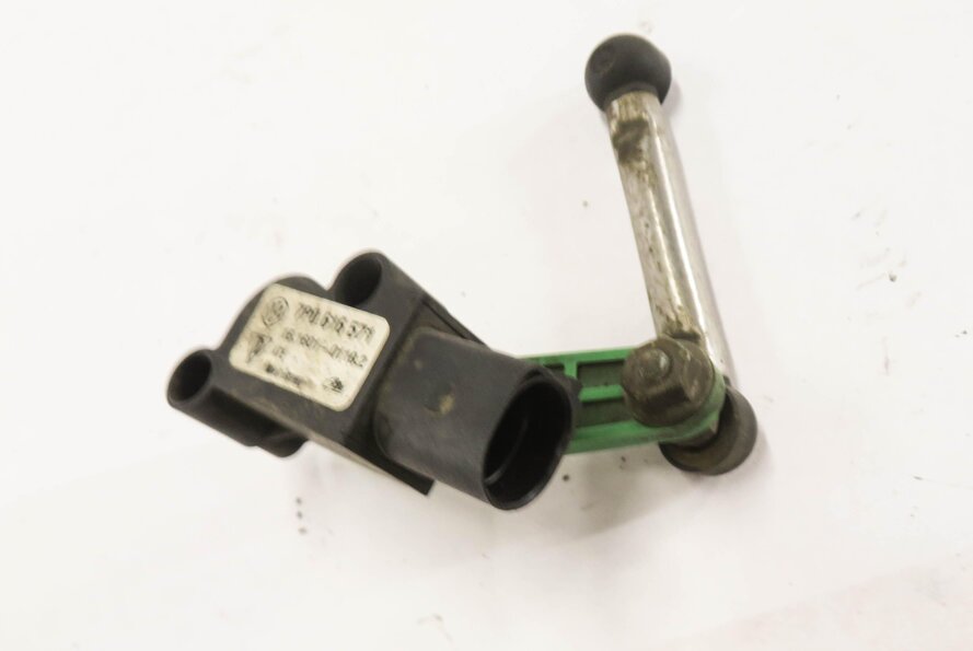 Thumbnail 2: 2011 PORSCHE CAYENNE (958) RIGHT PASSENGER REAR SUSPENSION HEIGHT LEVEL SENSOR