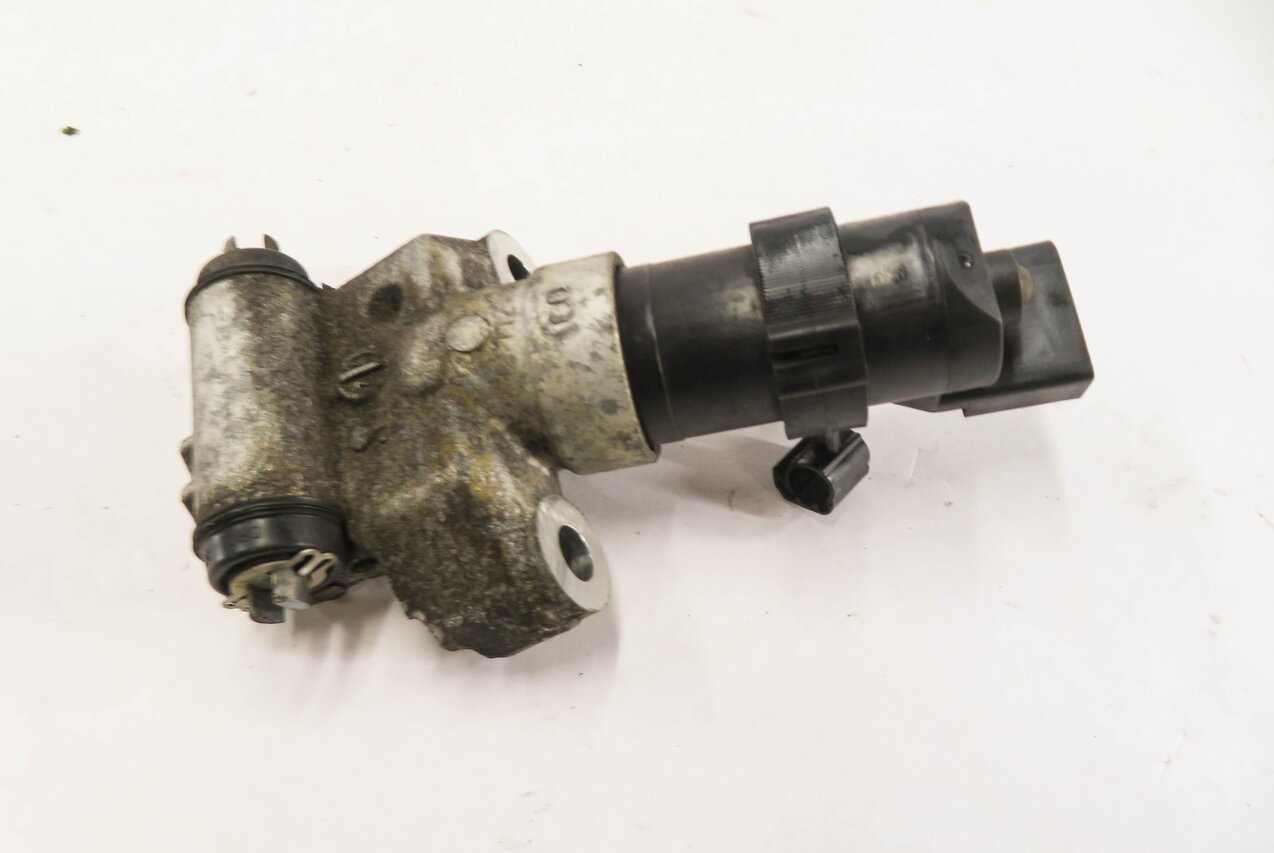 Thumbnail 2: 2011 PORSCHE CAYENNE (958) RIGHT PASSENGER REAR PARKING BRAKE ACTUATOR MOTOR