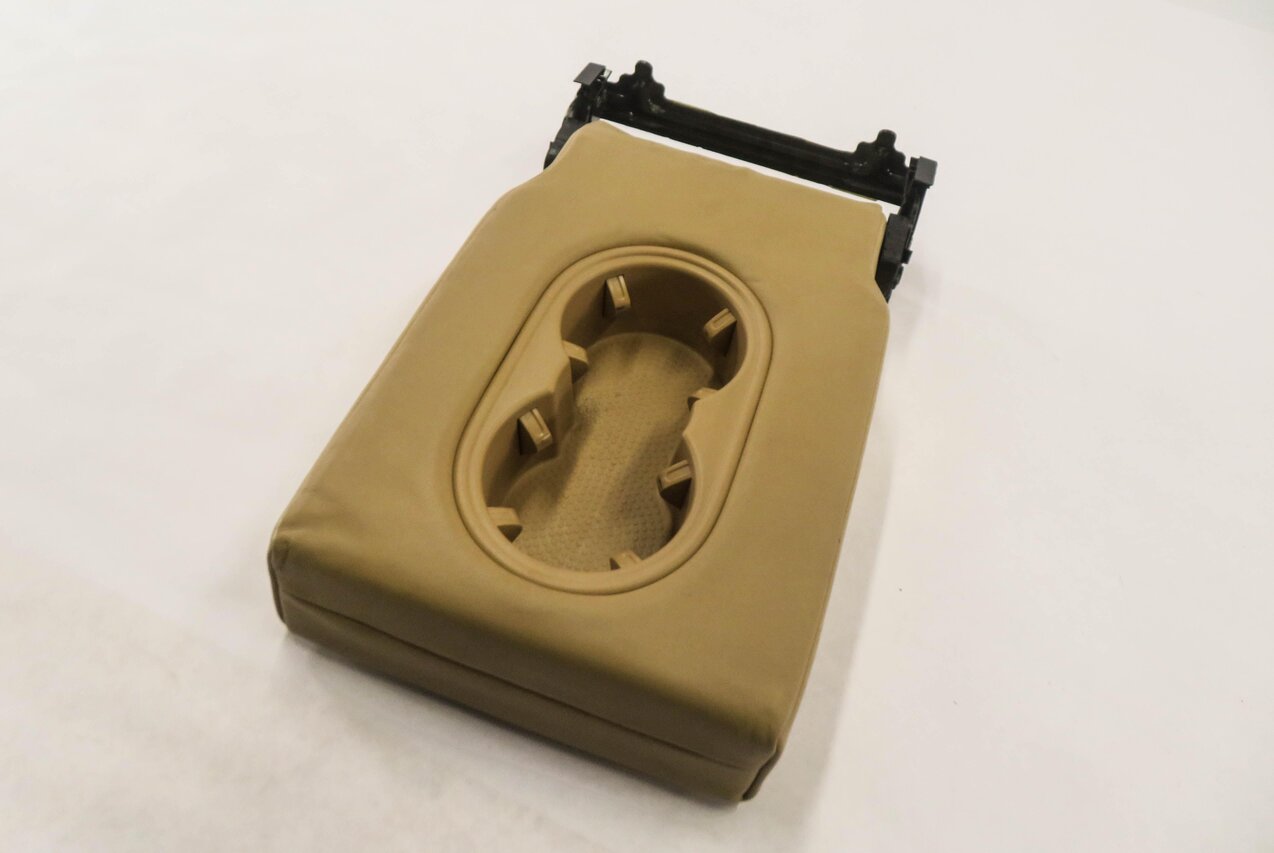 2011 PORSCHE CAYENNE (958) REAR SEAT CENTER CONSOLE ARMREST CUP HOLDER (BEIGE)