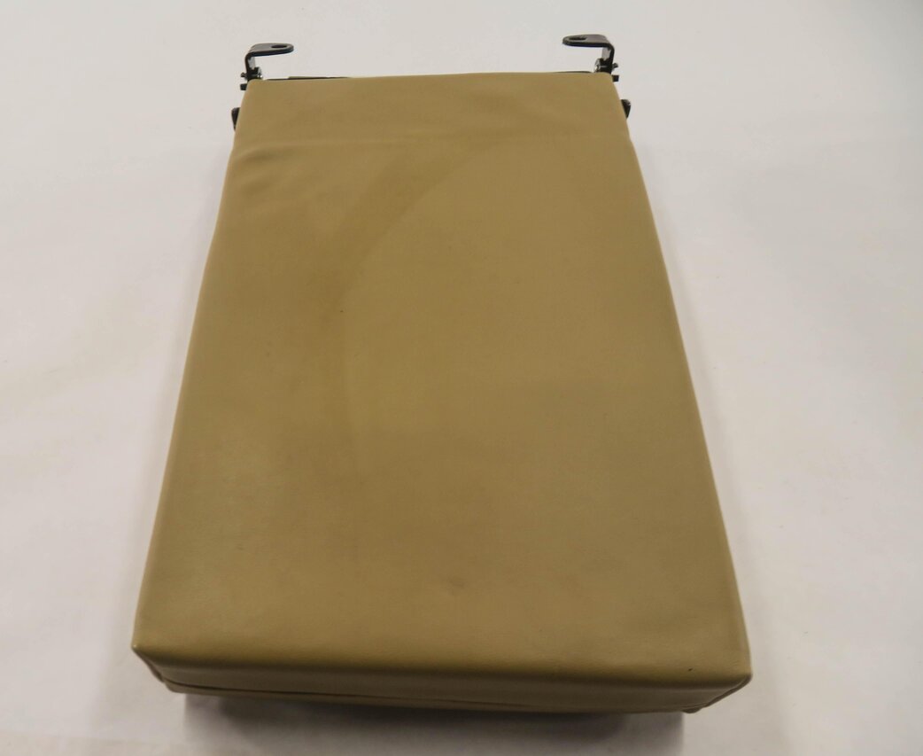 Thumbnail 4: 2011 PORSCHE CAYENNE (958) REAR SEAT CENTER CONSOLE ARMREST CUP HOLDER (BEIGE)
