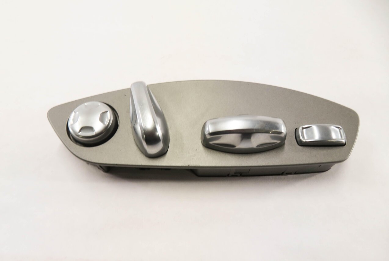 Thumbnail 2: 2011 PORSCHE CAYENNE (958) RIGHT FRONT PASSENGER SEAT ADJUSTMENT SWITCH BUTTON