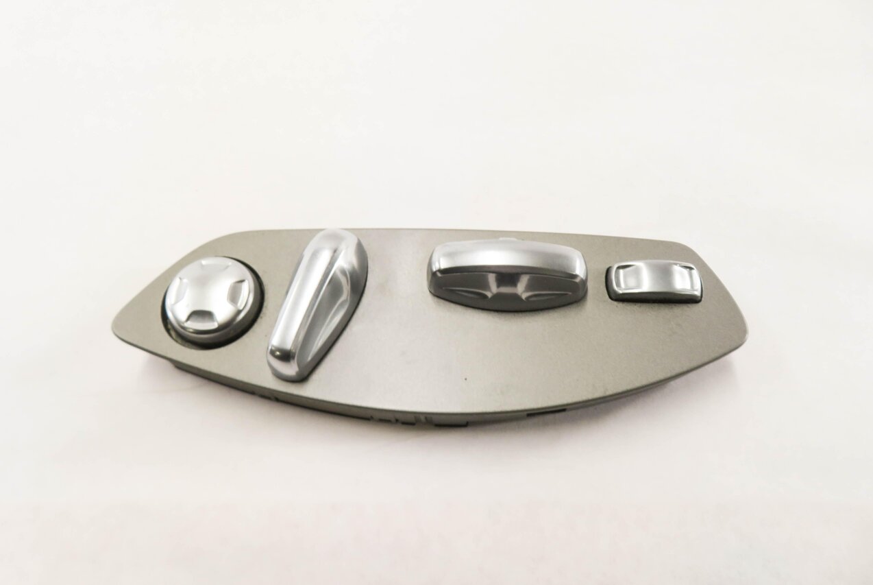 Thumbnail 2: 2011 PORSCHE CAYENNE (958) LEFT FRONT DRIVER SEAT ADJUSTMENT SWITCH BUTTON