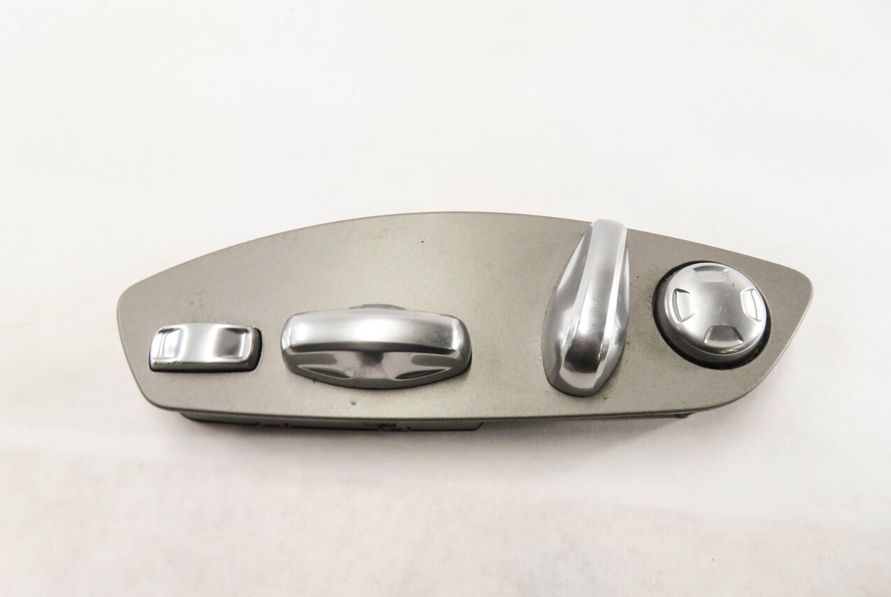 Thumbnail 3: 2011 PORSCHE CAYENNE (958) LEFT FRONT DRIVER SEAT ADJUSTMENT SWITCH BUTTON