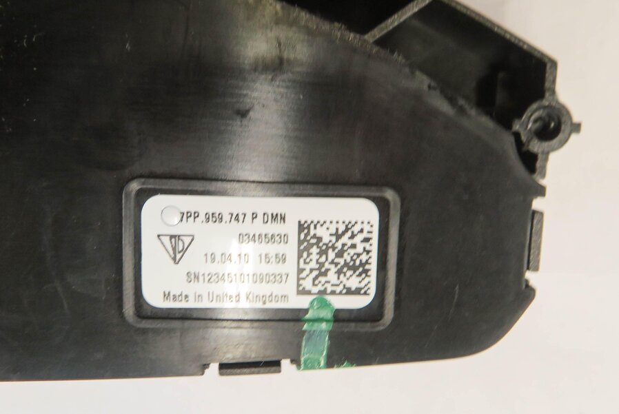 Thumbnail 5: 2011 PORSCHE CAYENNE (958) LEFT FRONT DRIVER SEAT ADJUSTMENT SWITCH BUTTON