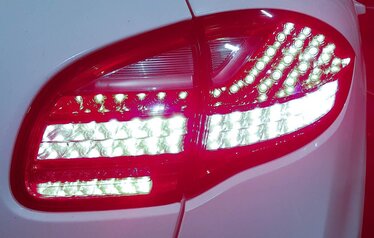 Thumbnail 2: 2011-2014 PORSCHE CAYENNE (958) RIGHT PASSENGER INNER TRUNK TAILLIGHT LIGHT LAMP
