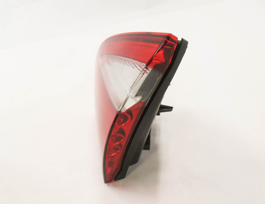 Thumbnail 4: 2011-2014 PORSCHE CAYENNE (958) RIGHT PASSENGER INNER TRUNK TAILLIGHT LIGHT LAMP