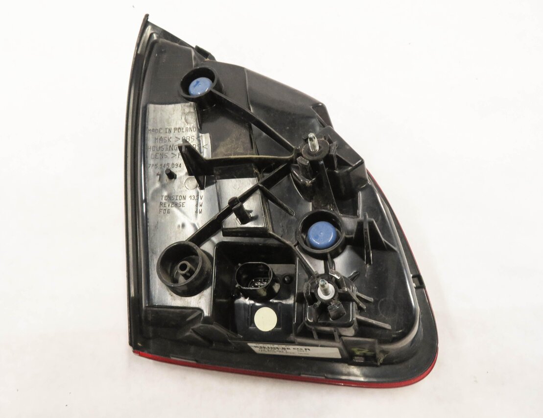Thumbnail 5: 2011-2014 PORSCHE CAYENNE (958) RIGHT PASSENGER INNER TRUNK TAILLIGHT LIGHT LAMP