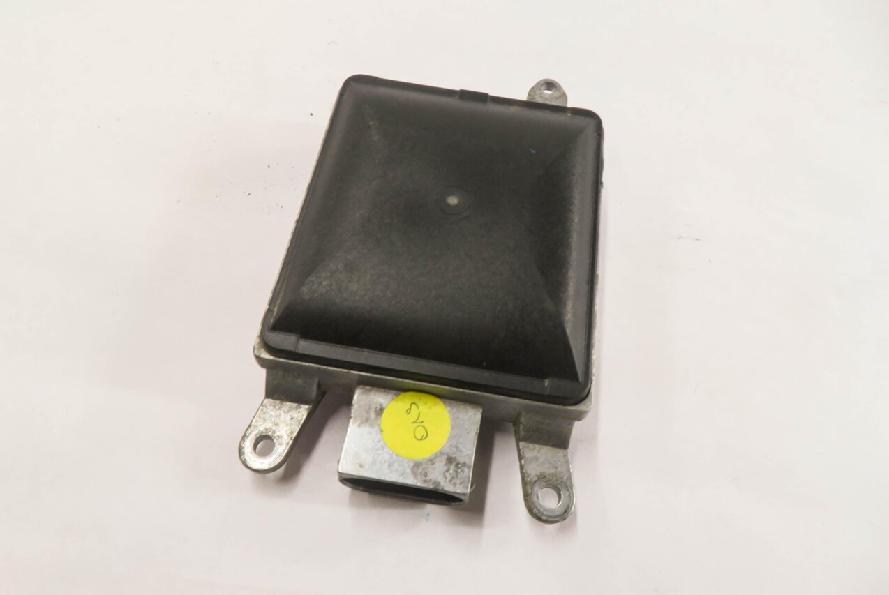 2011-2016 PORSCHE CAYENNE (958) LEFT DRIVER REAR BLIND SPOT RADAR MODULE