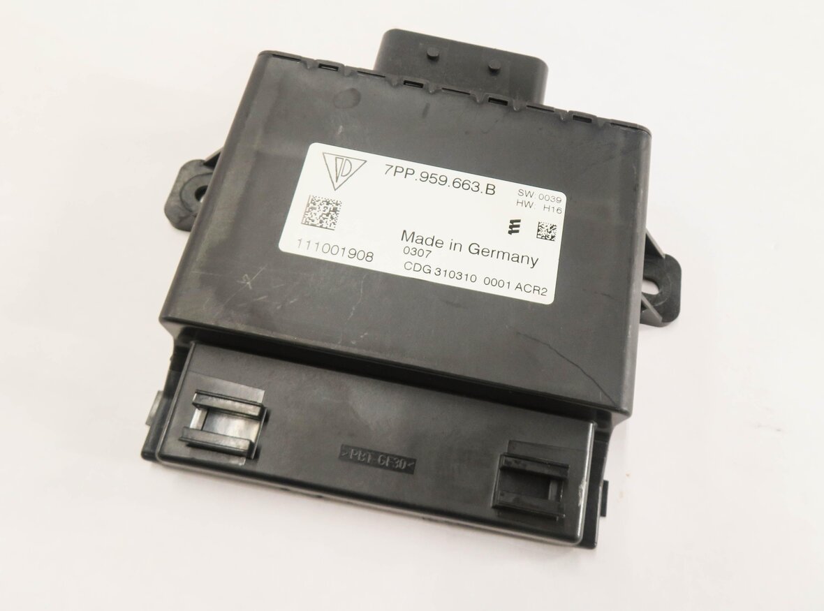 2011 PORSCHE CAYENNE (958) VOLTAGE CONVERTER CONTROL MODULE