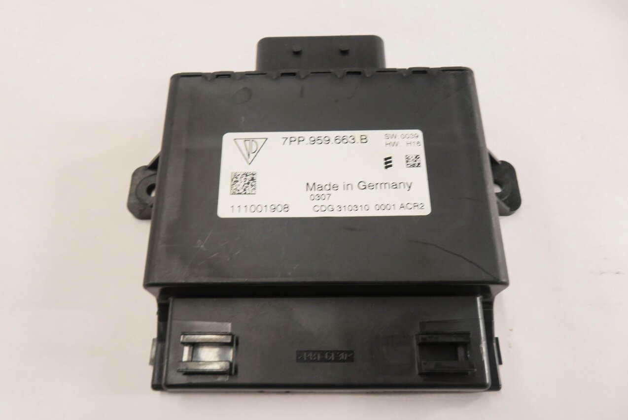 Thumbnail 2: 2011 PORSCHE CAYENNE (958) VOLTAGE CONVERTER CONTROL MODULE