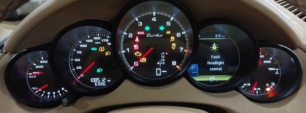 2011-2012 PORSCHE CAYENNE (958) 4.8L TURBO - SPEEDOMETER GAUGE CLUSTER (108k)