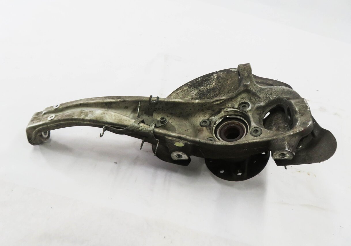 Thumbnail 2: 2011-2018 PORSCHE CAYENNE (958) RIGHT FRONT PASSENGER SPINDLE KNUCKLE HUB