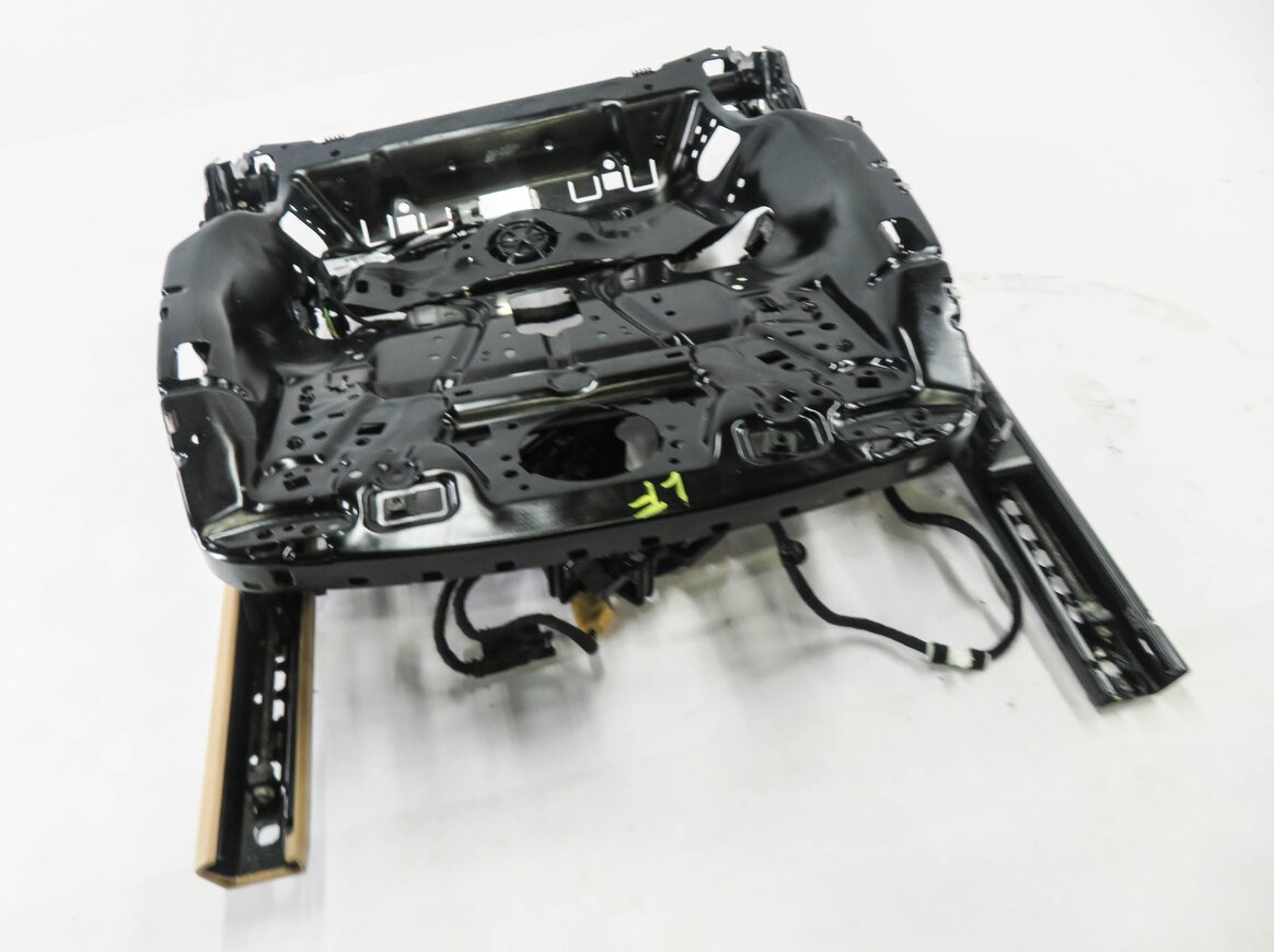 Thumbnail 2: 2011-2018 PORSCHE CAYENNE (958) PASSENGER - 14 WAY MEMORY SEAT TRACK w/ MOTORS