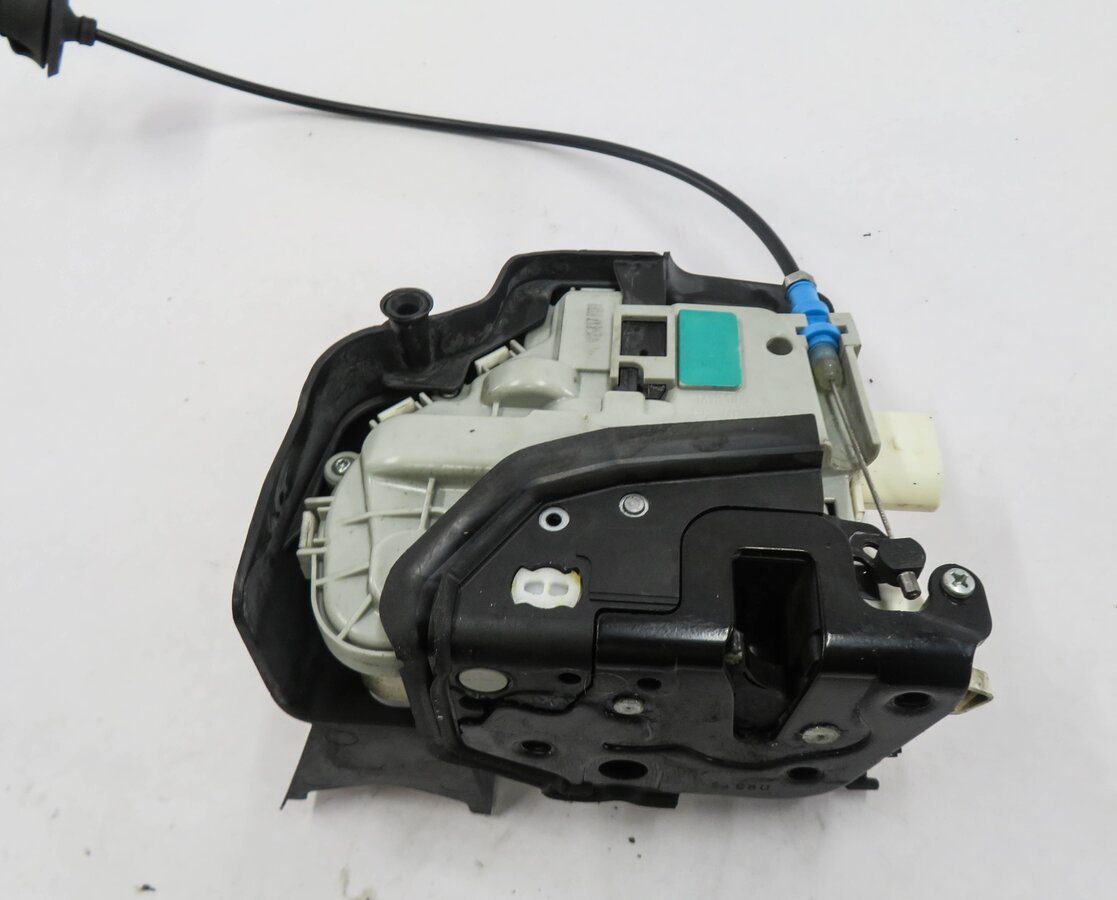 Thumbnail 4: 15-18 AUDI A3 S3 A4 Q5 SQ5 TT (8V B9 MK3 FY) LEFT FRONT DRIVER DOOR LOCK LATCH