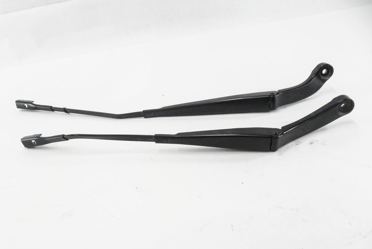 Thumbnail 2: 2015-2018 AUDI A3 S3 (8V) FRONT LEFT & RIGHT WINDSHIELD GLASS WIPER ARM SET (2)