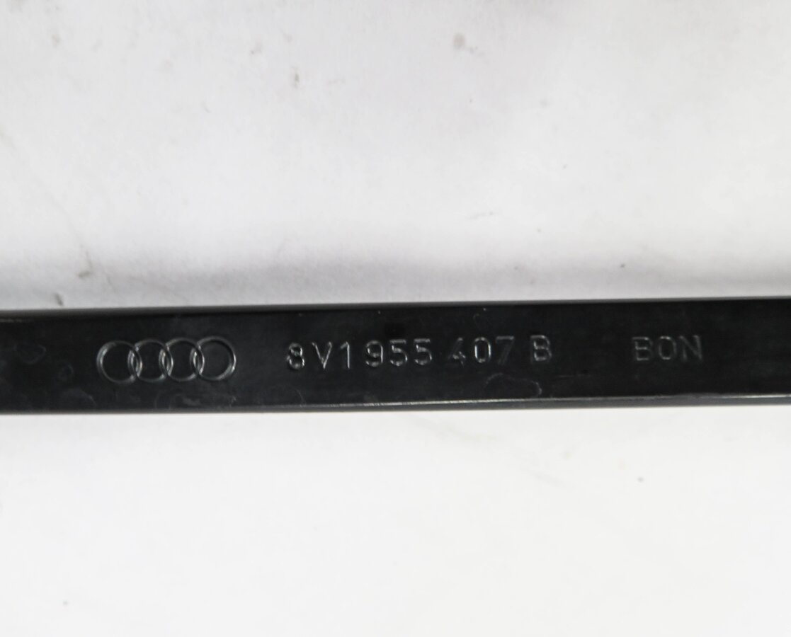 Thumbnail 4: 2015-2018 AUDI A3 S3 (8V) FRONT LEFT & RIGHT WINDSHIELD GLASS WIPER ARM SET (2)