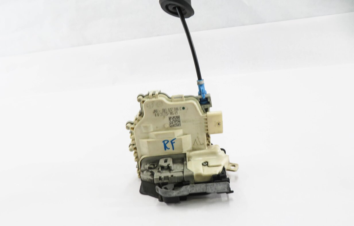 Thumbnail 2: 15-18 AUDI A3 S3 A4 Q5 TT (8V B9 MK3 FY) RIGHT FRONT PASSENGER DOOR LOCK LATCH