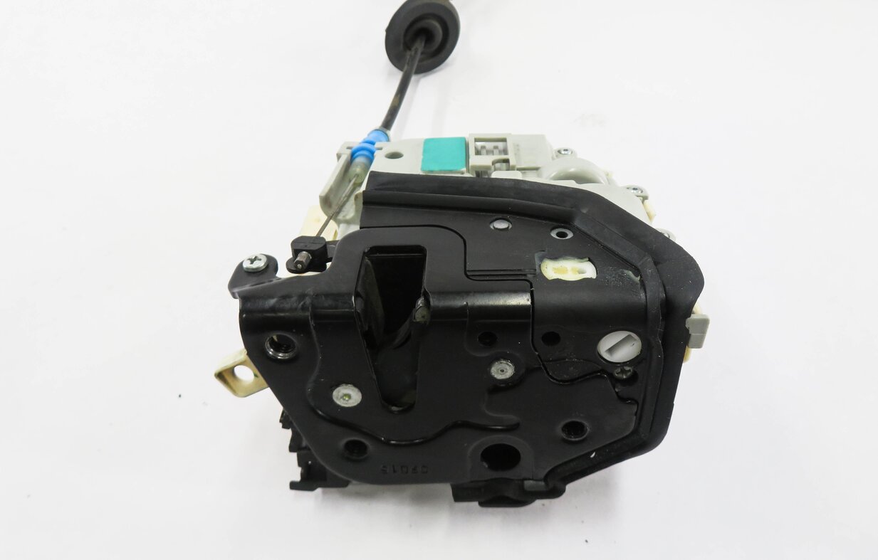 Thumbnail 4: 15-18 AUDI A3 S3 A4 Q5 TT (8V B9 MK3 FY) RIGHT FRONT PASSENGER DOOR LOCK LATCH